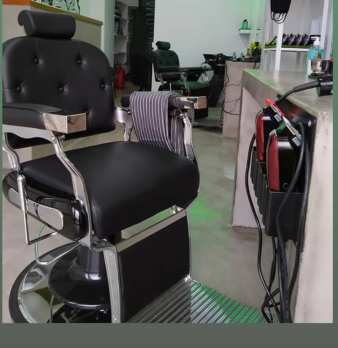 Ο χώρος του Nicko Makris Barbershop & Spa στο κέντρο της Θεσσαλονίκης